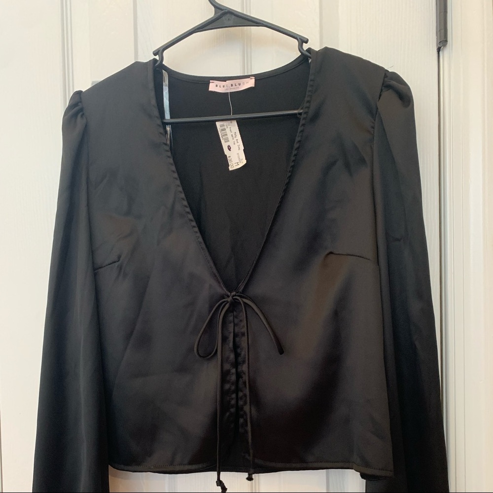 New Blue blush top , size m, satin top in black